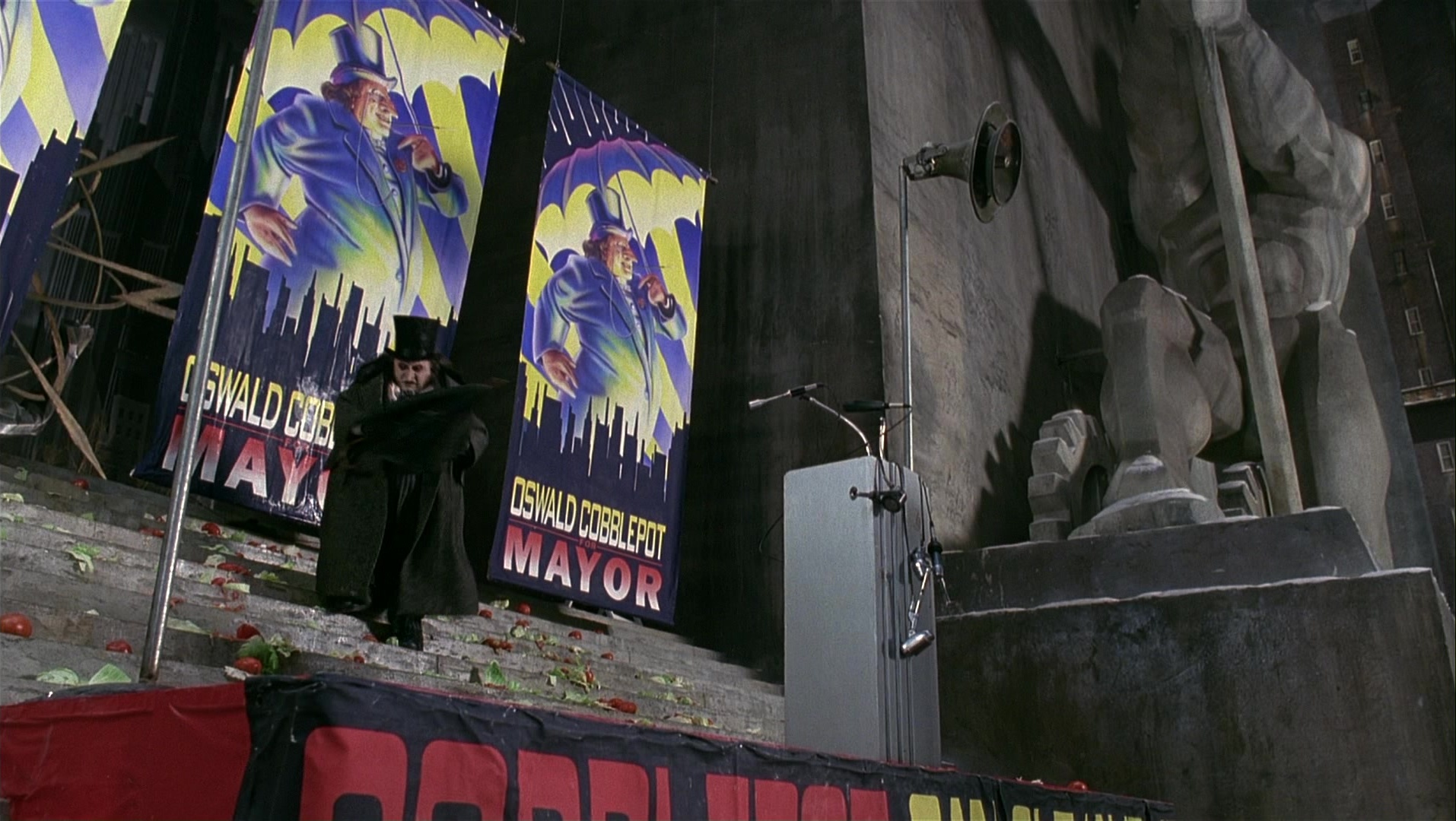 Batman Returns (1992), wide, 1.77:1 — film still