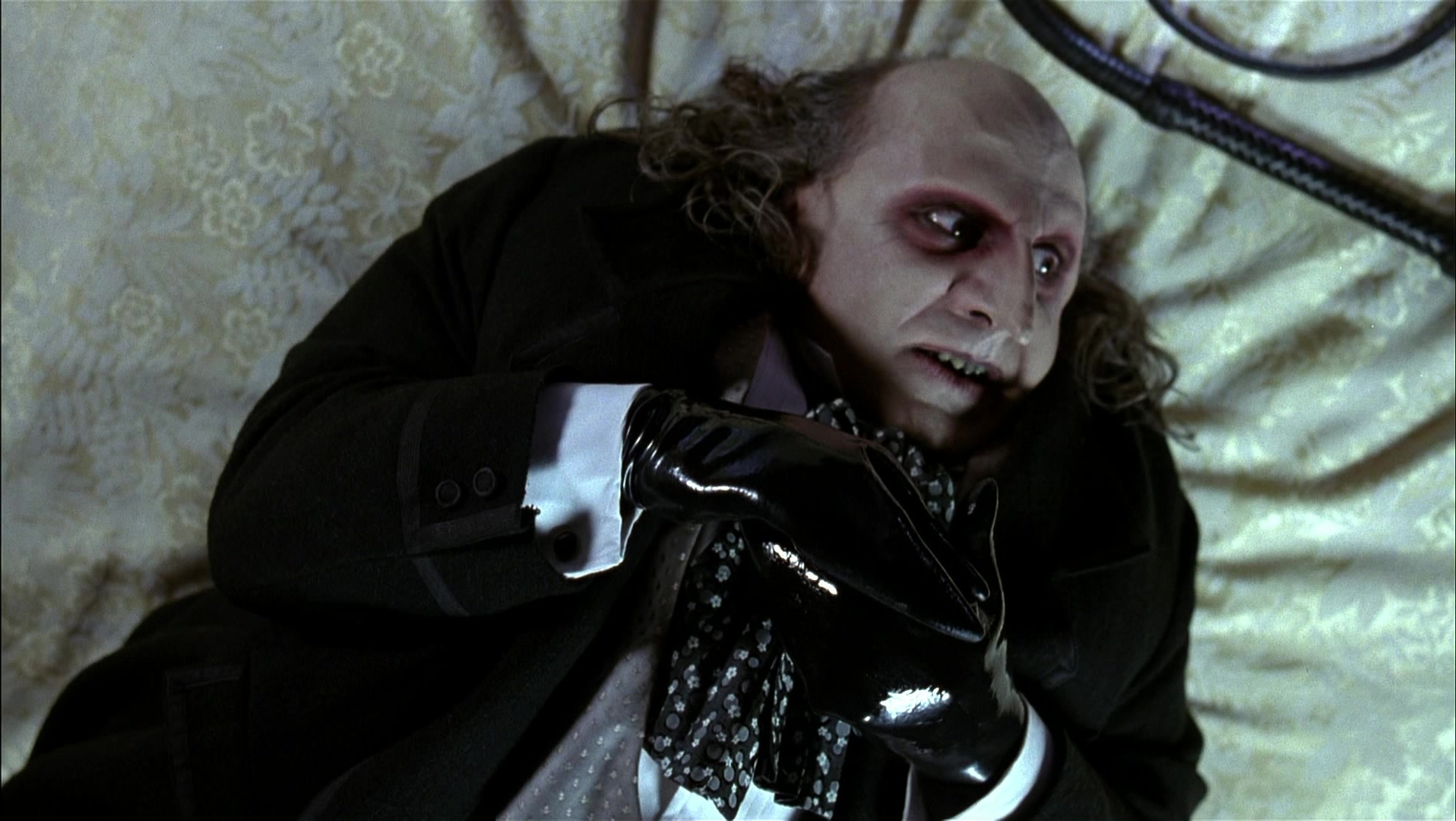 Batman Returns (1992), wide, 1.77:1 — film still