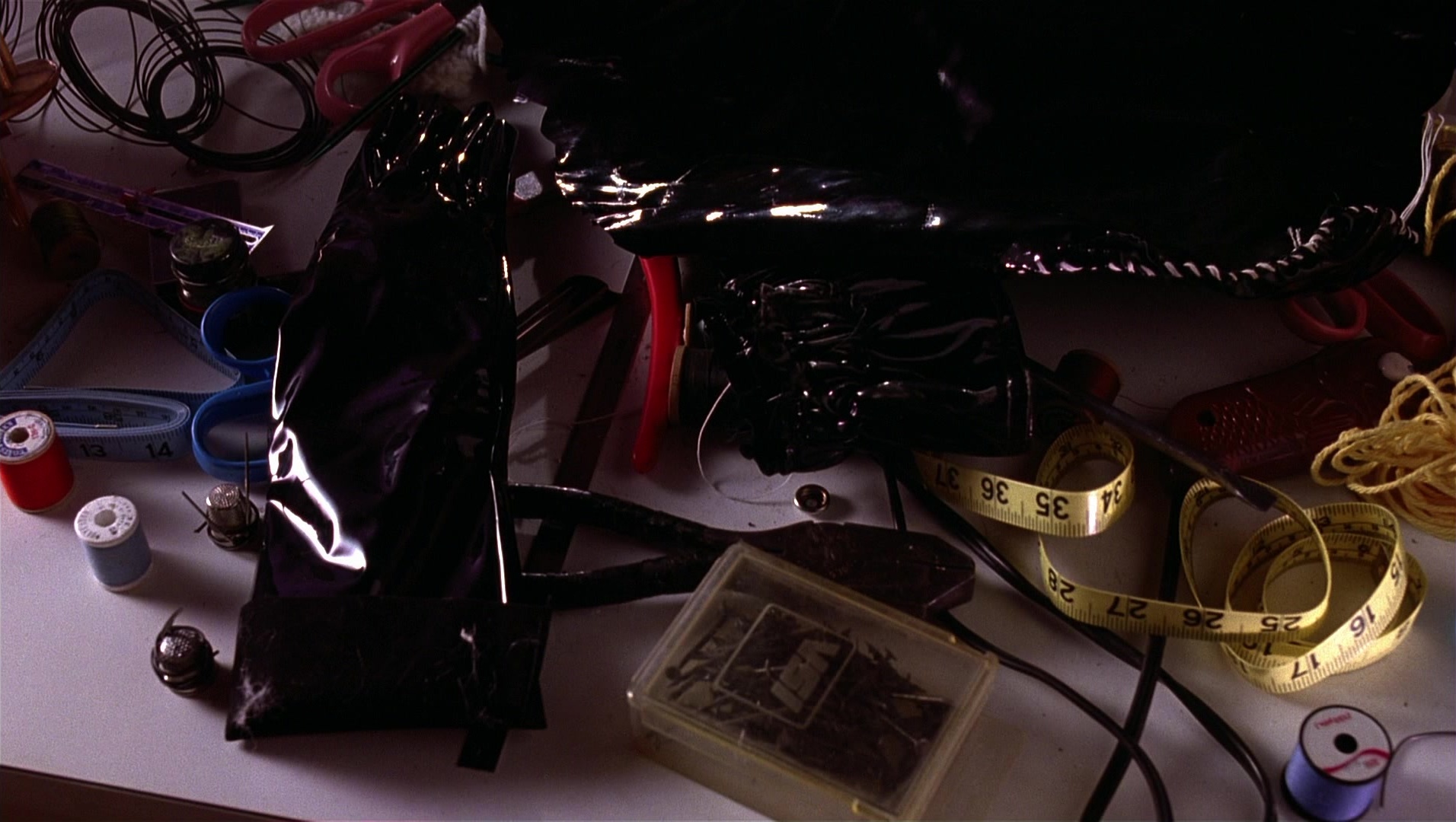 Batman Returns (1992), wide, 1.77:1 — film still