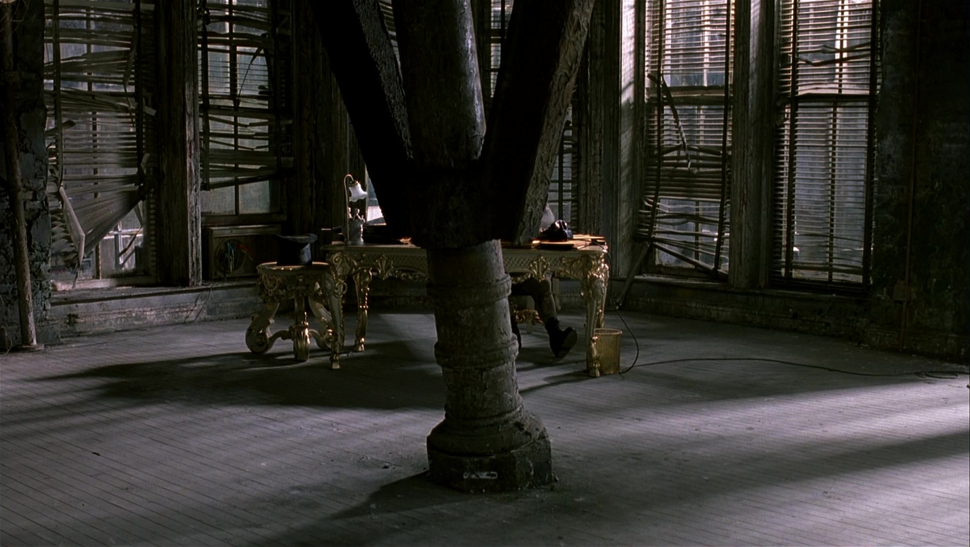 Batman Returns (1992), wide, 1.77:1 — film still