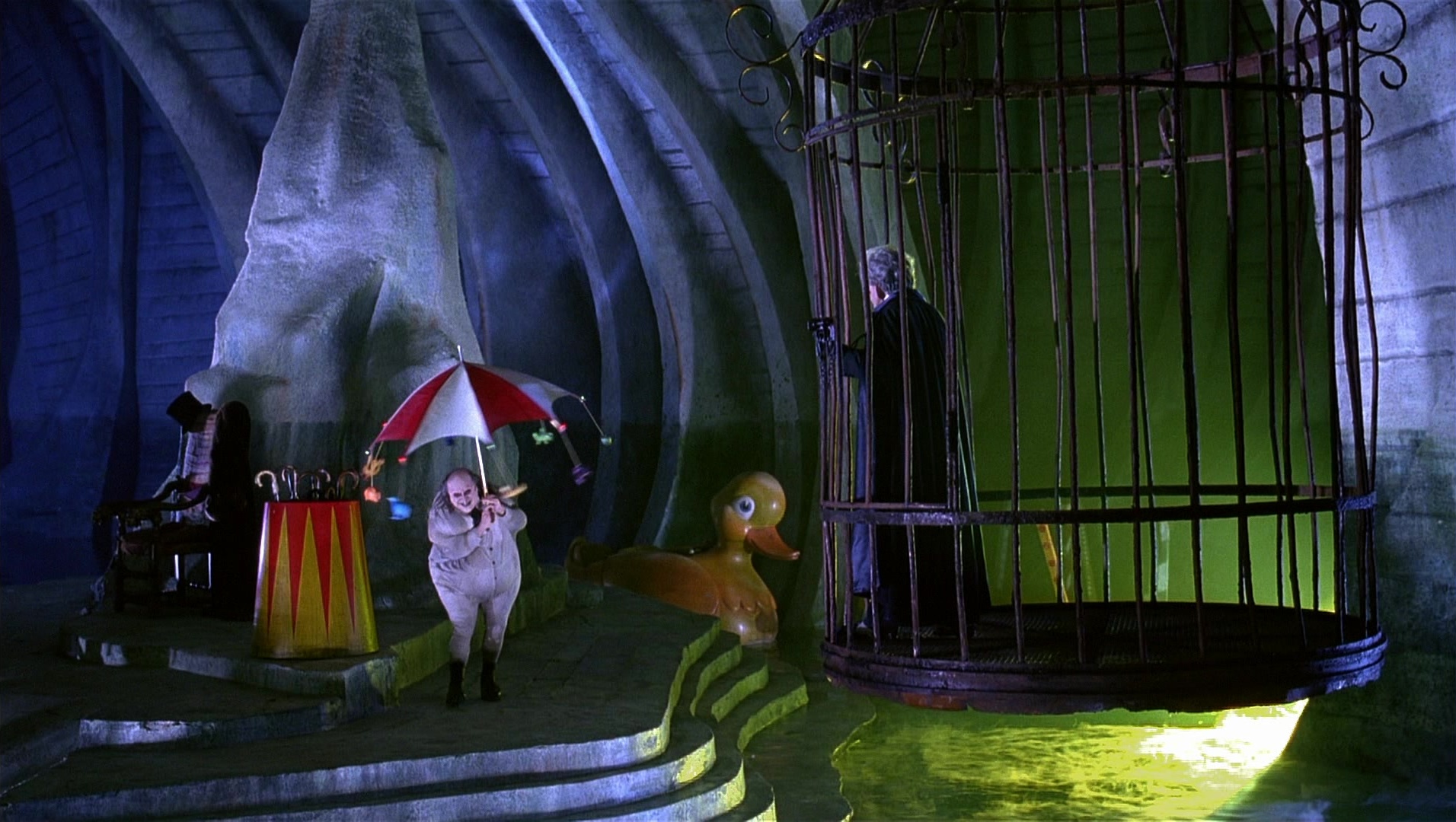 Batman Returns (1992), wide, 1.77:1 — film still