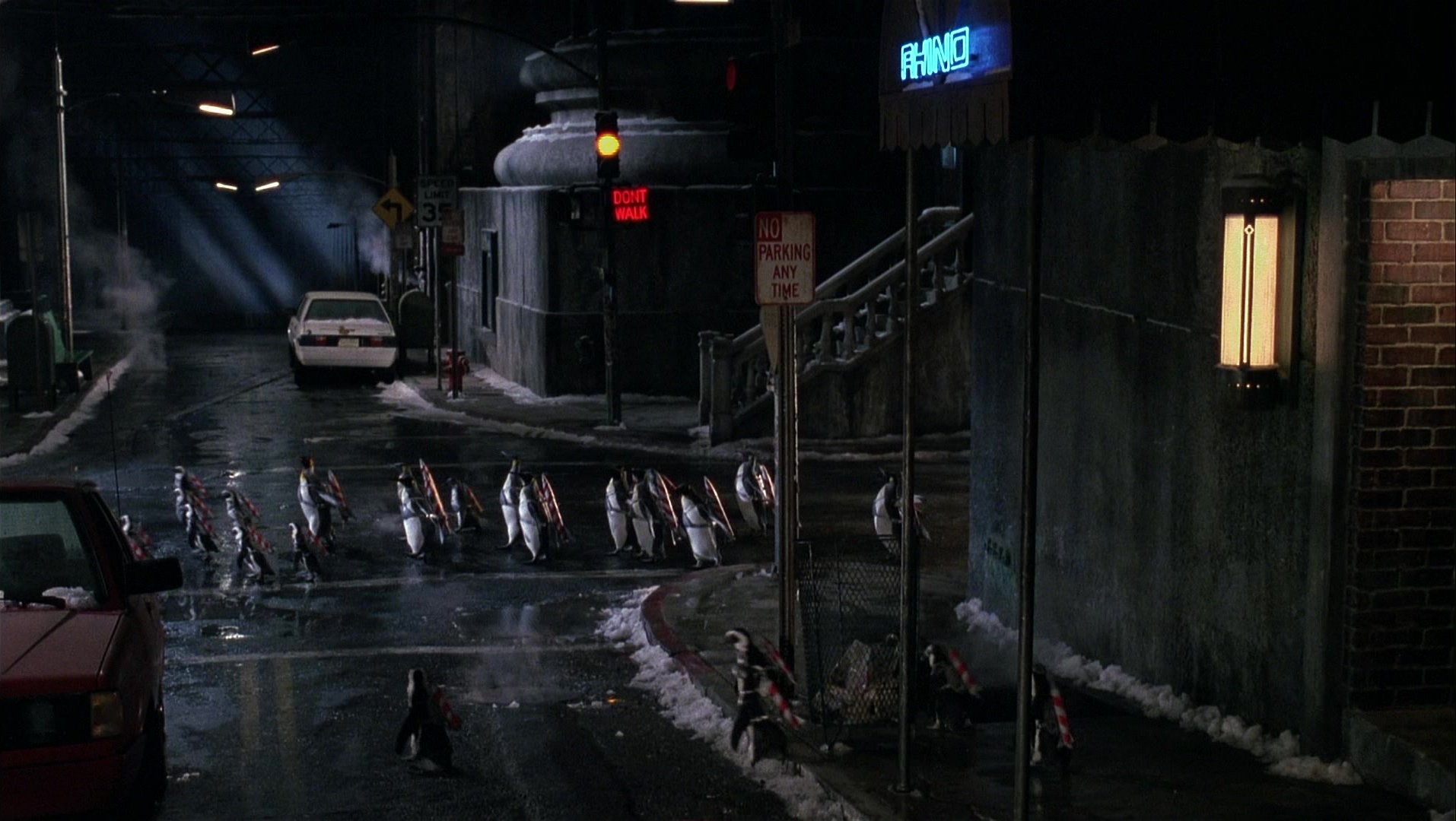 Batman Returns (1992), wide, 1.77:1 — film still