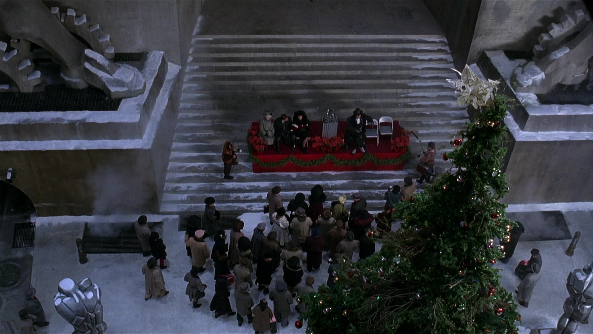 Batman Returns (1992), wide, 1.77:1 — film still