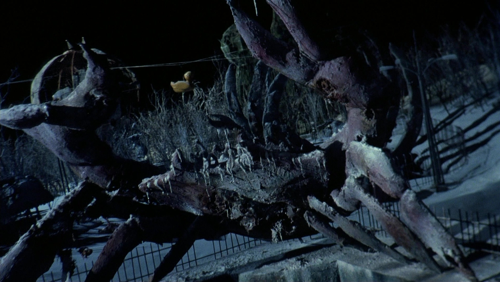 Batman Returns (1992), wide, 1.77:1 — film still