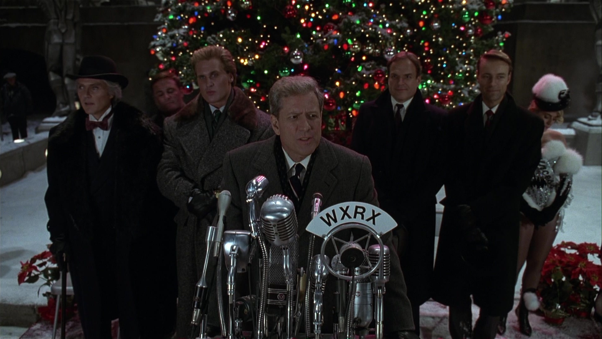 Batman Returns (1992), wide, 1.77:1 — film still