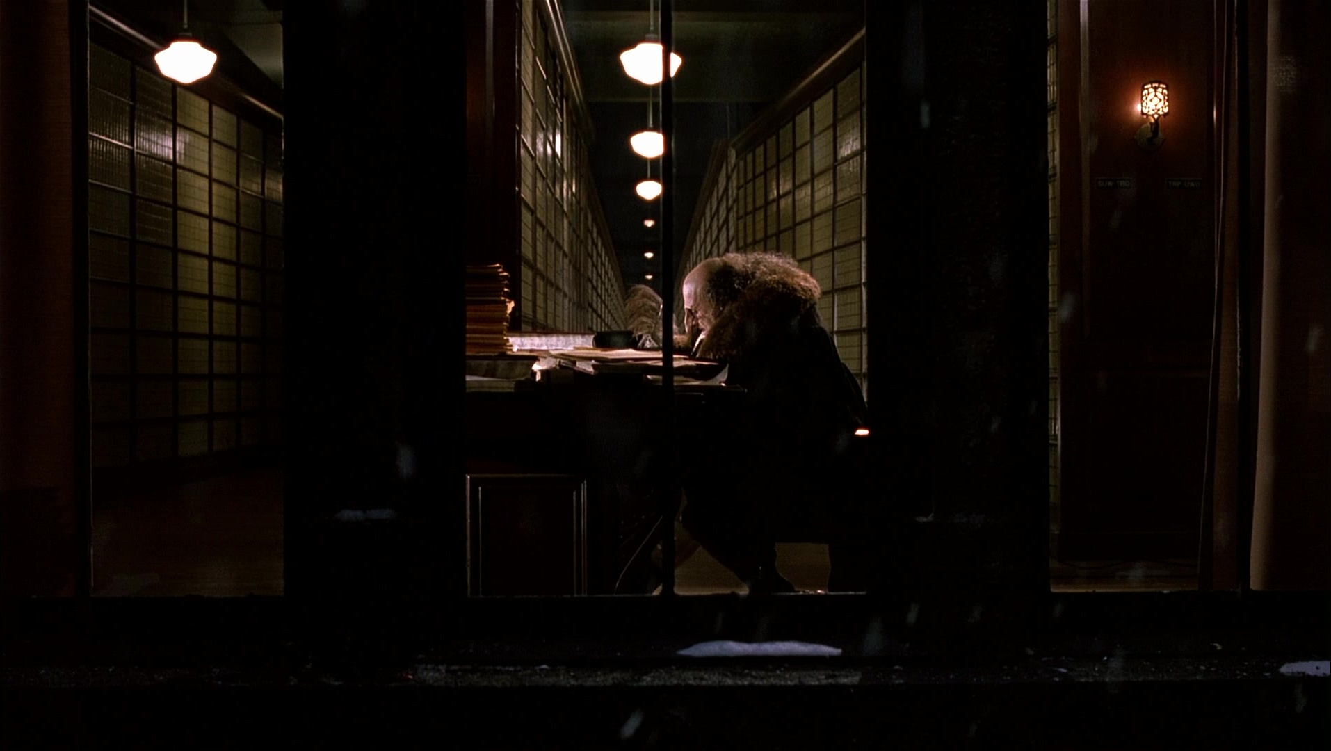 Batman Returns (1992), wide, 1.77:1 — film still