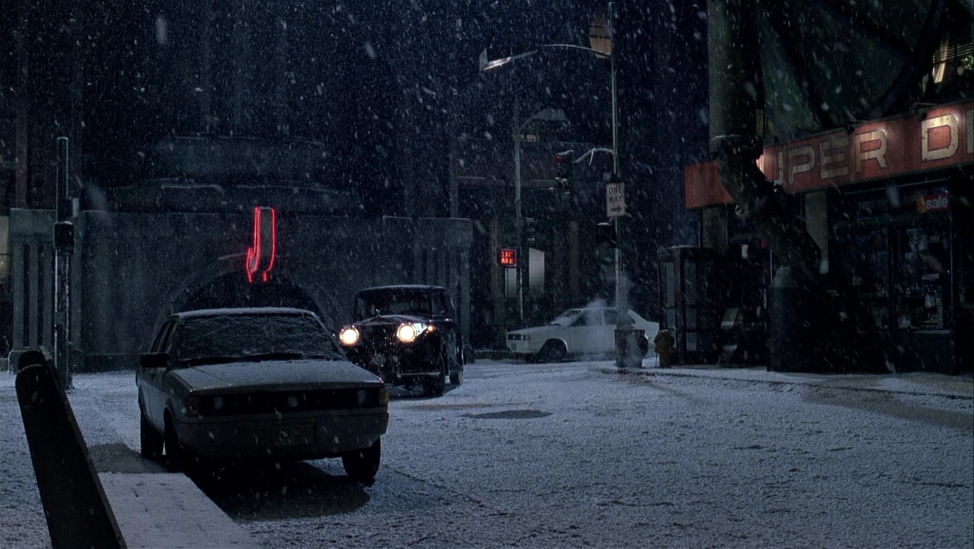Batman Returns (1992), wide, 1.77:1 — film still