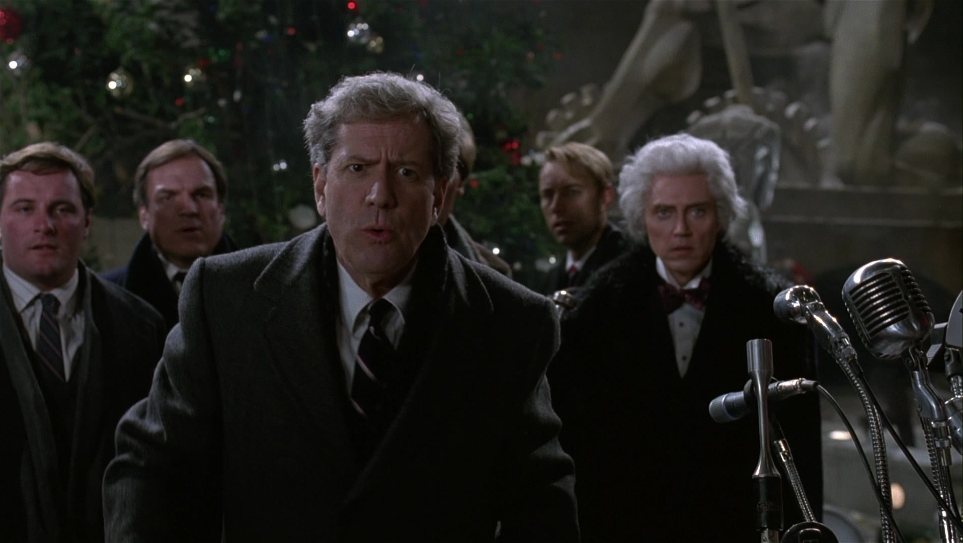 Batman Returns (1992), wide, 1.77:1 — film still