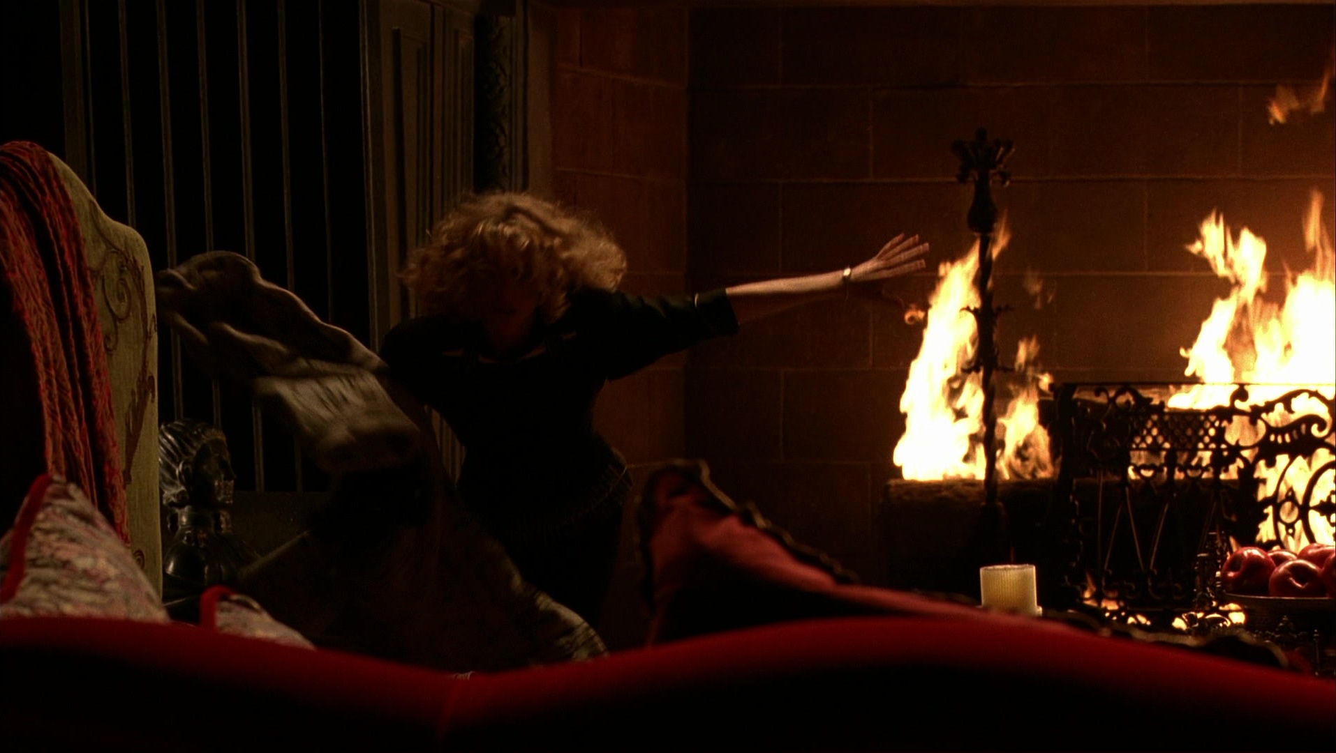Batman Returns (1992), wide, 1.77:1 — film still