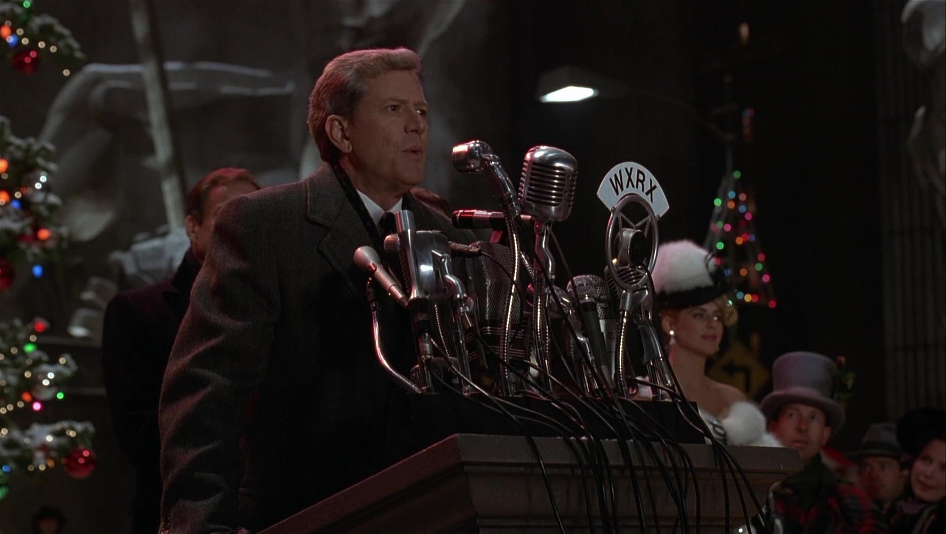 Batman Returns (1992), wide, 1.77:1 — film still