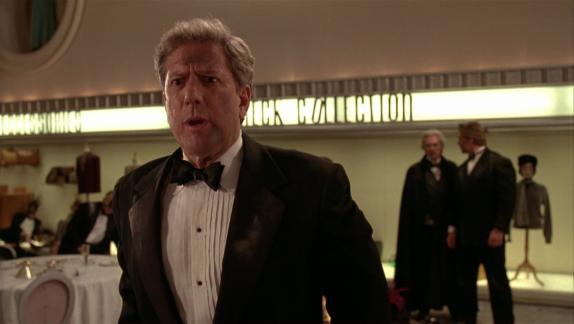 Batman Returns (1992), wide, 1.77:1 — film still