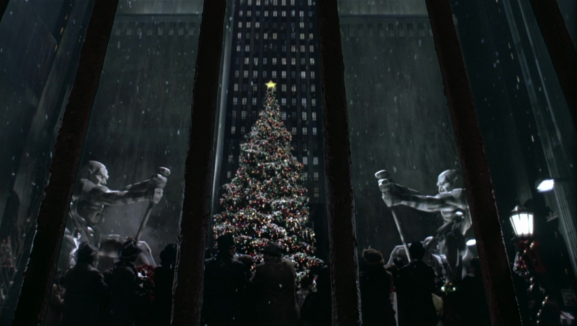 Batman Returns (1992), wide, 1.77:1 — film still