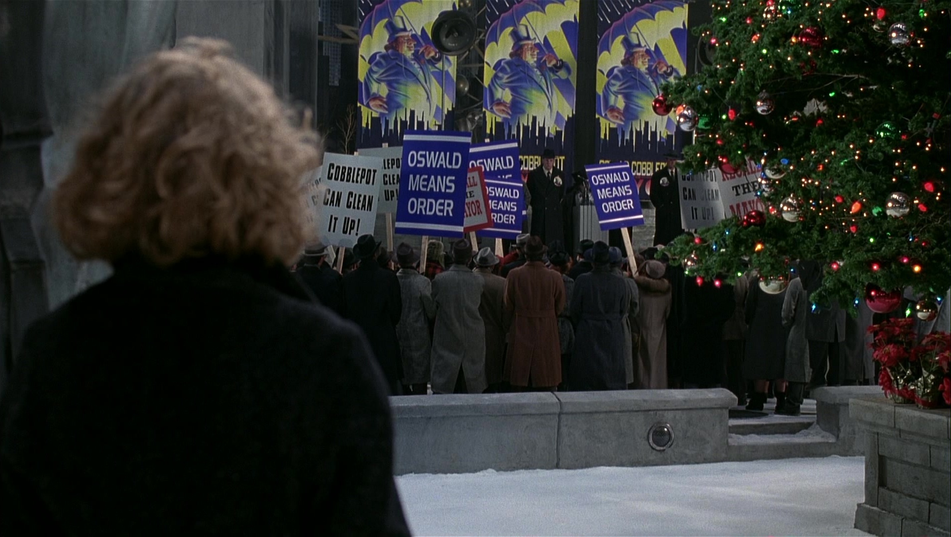 Batman Returns (1992), wide, 1.77:1 — film still