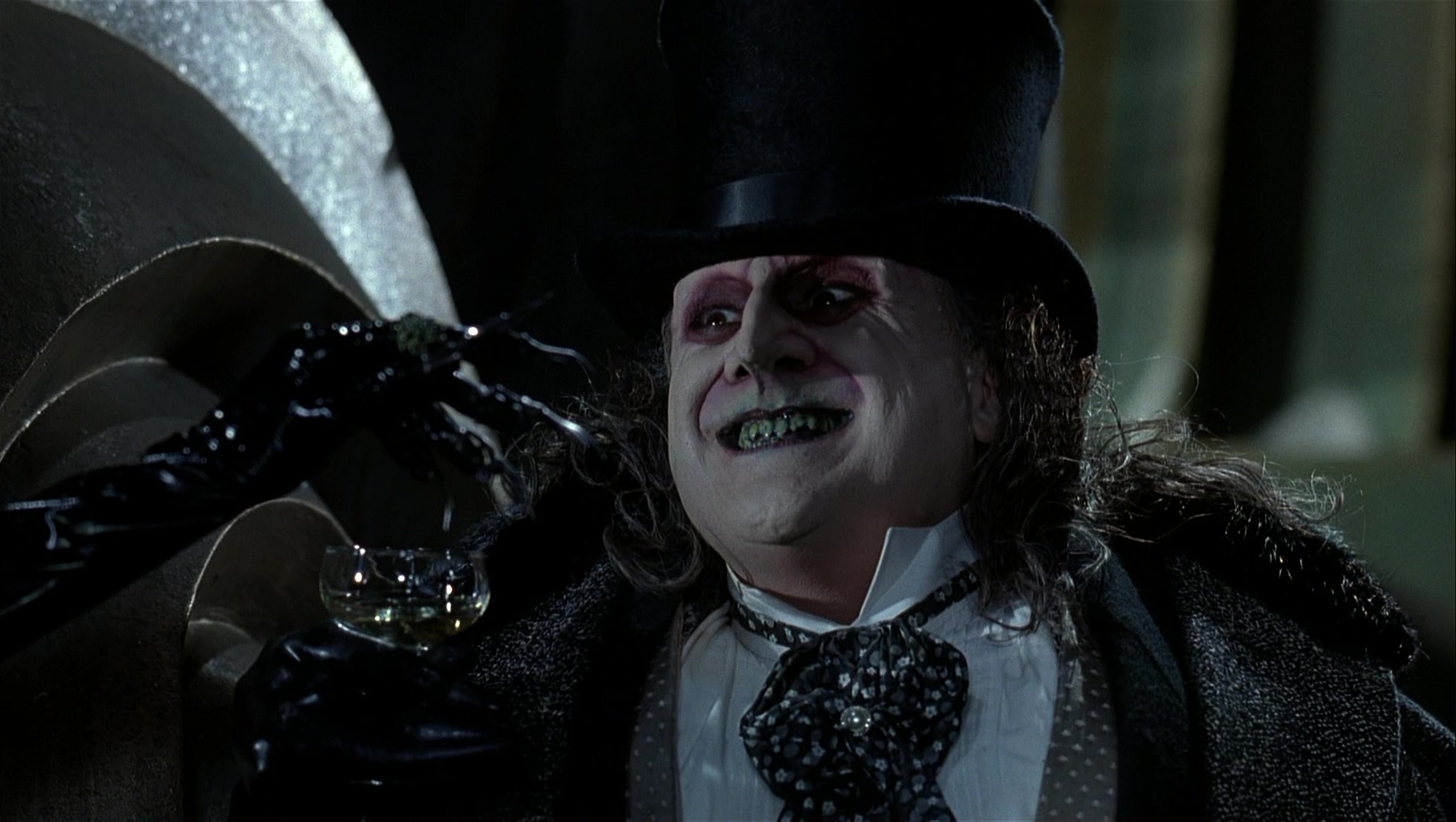 Batman Returns (1992), wide, 1.77:1 — film still