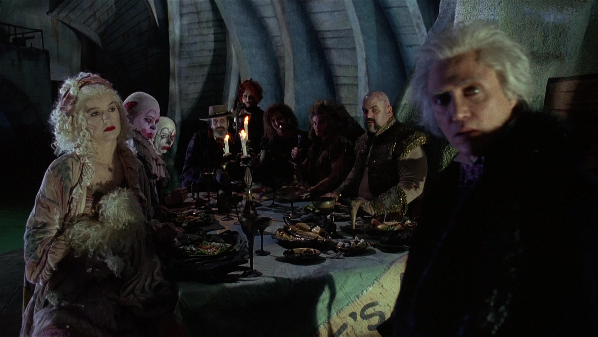 Batman Returns (1992), wide, 1.77:1 — film still