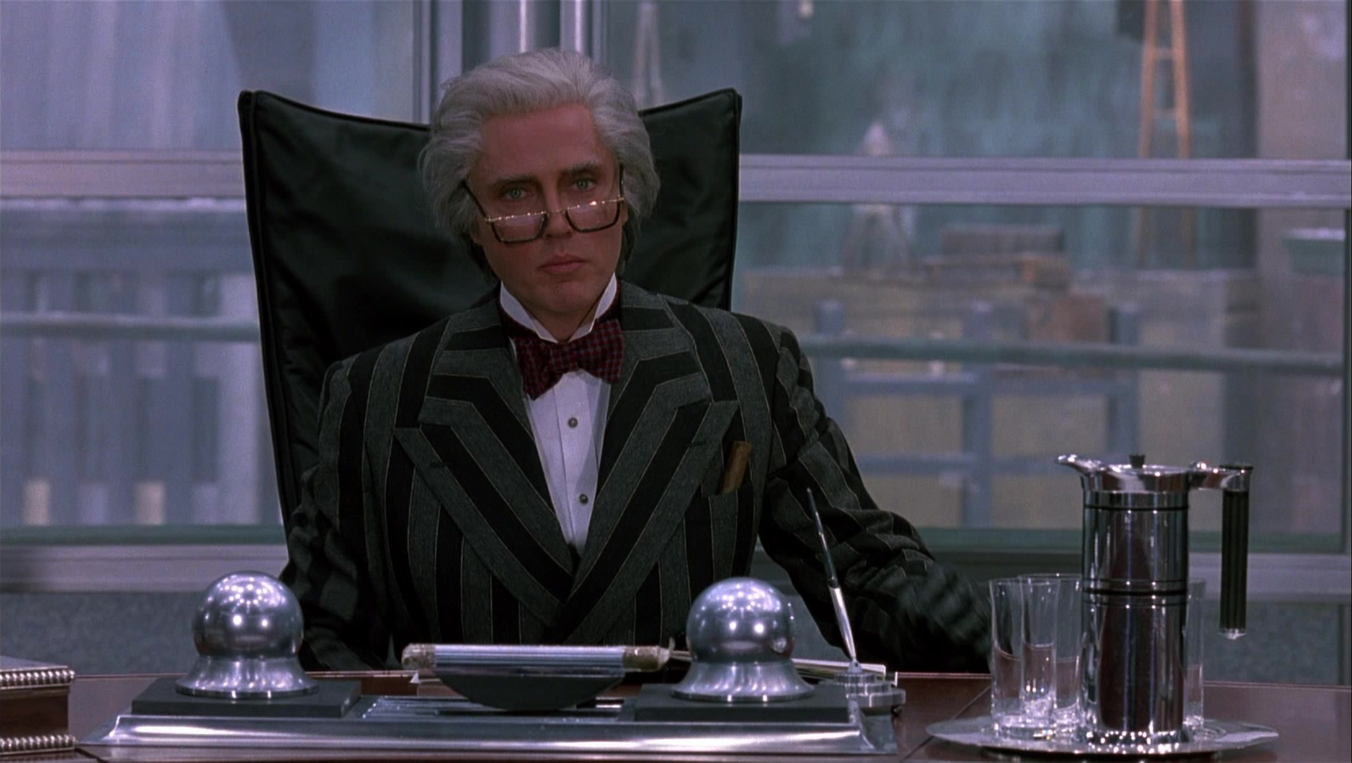 Batman Returns (1992), wide, 1.77:1 — film still