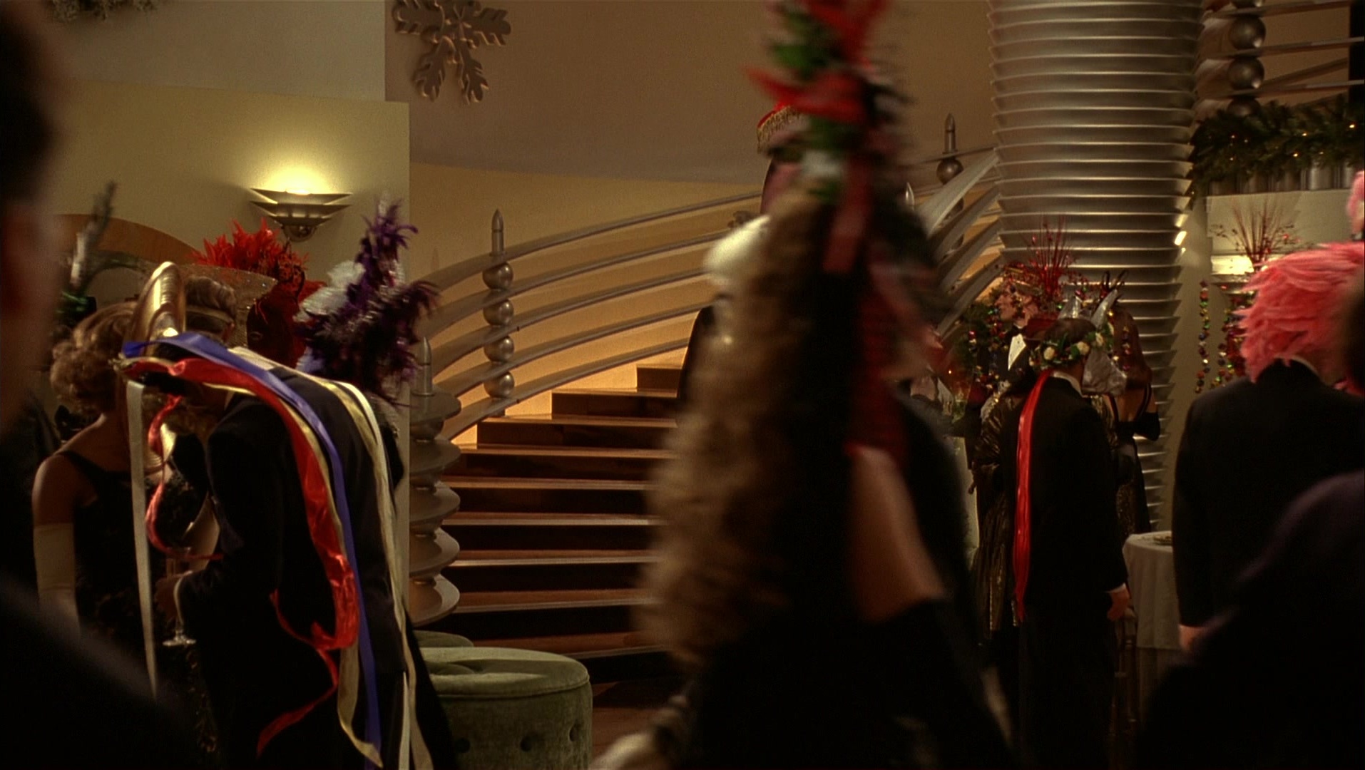 Batman Returns (1992), wide, 1.77:1 — film still