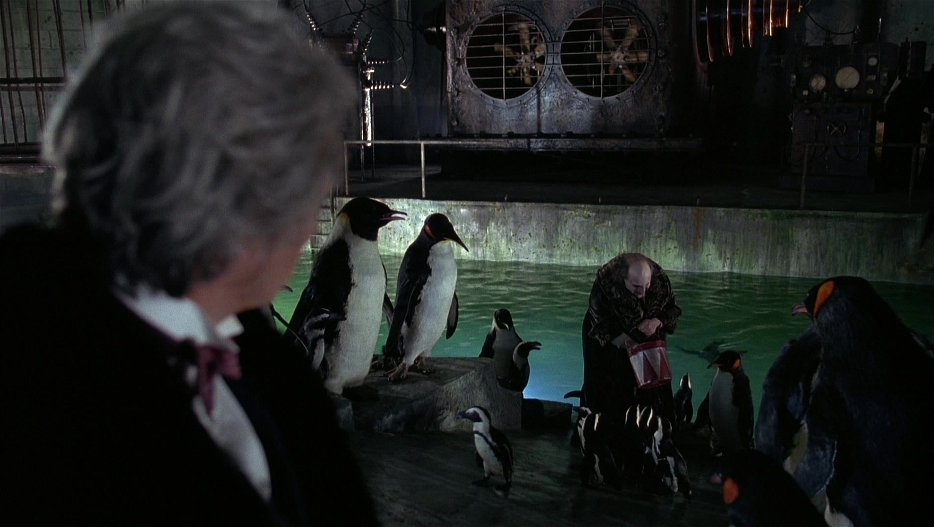 Batman Returns (1992), wide, 1.77:1 — film still
