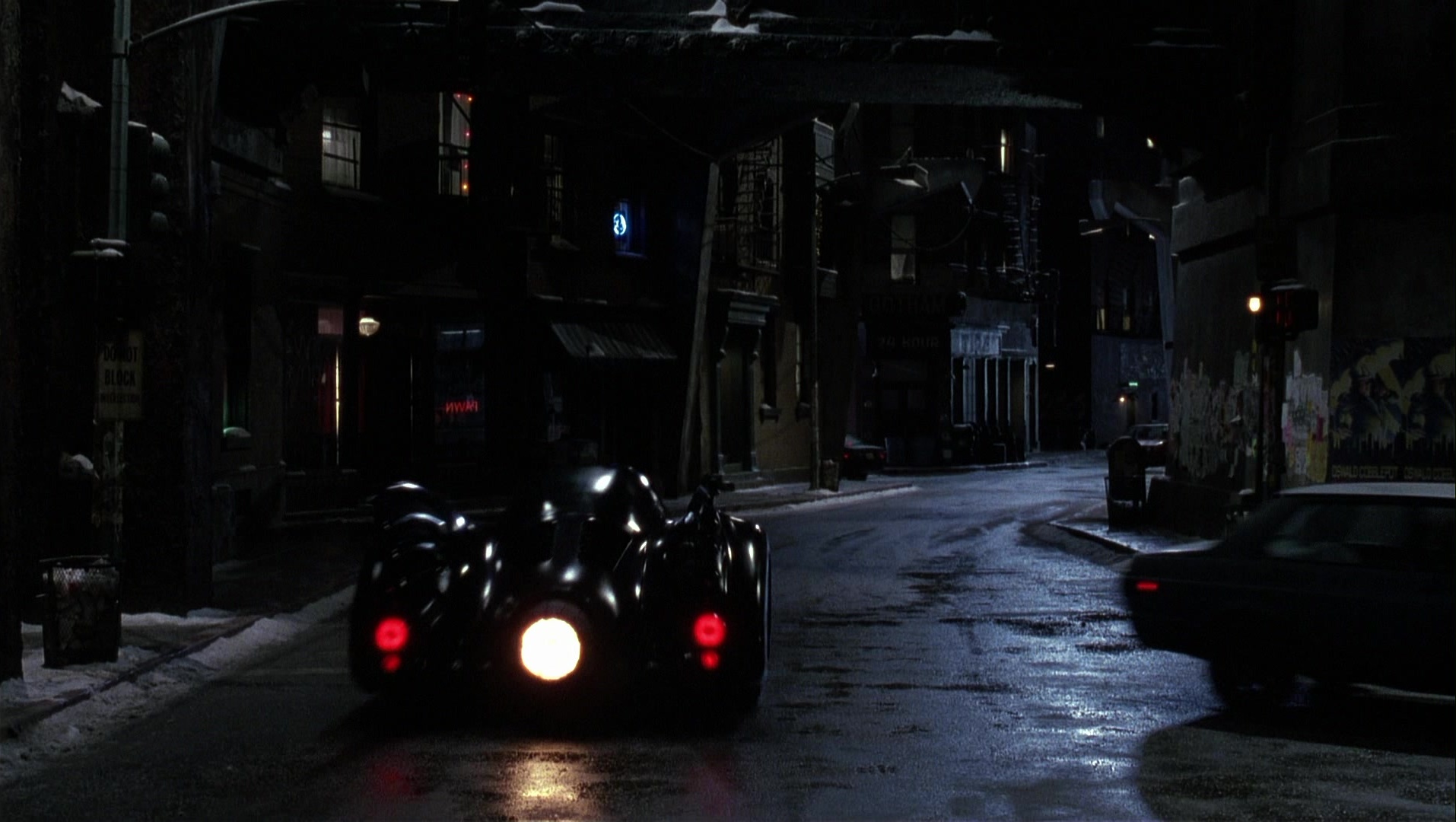 Batman Returns (1992), wide, 1.77:1 — film still
