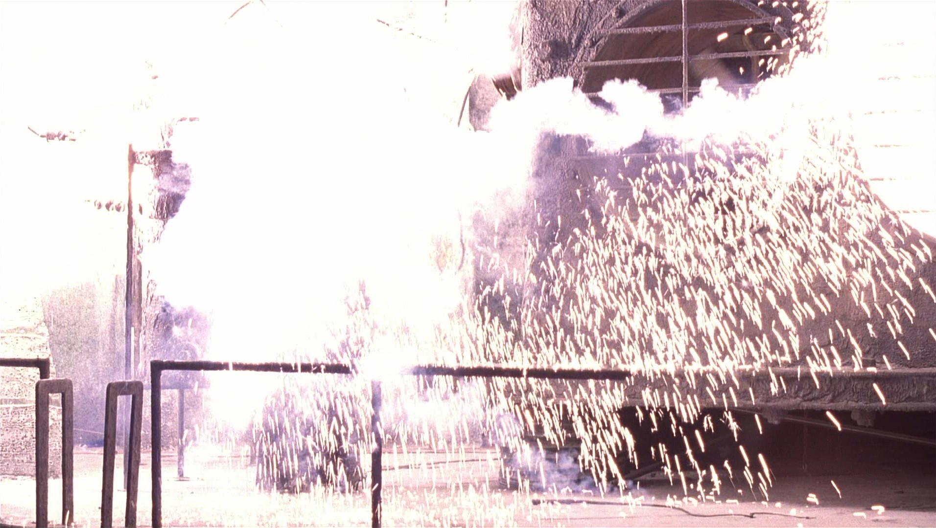 Batman Returns (1992), wide, 1.77:1 — film still