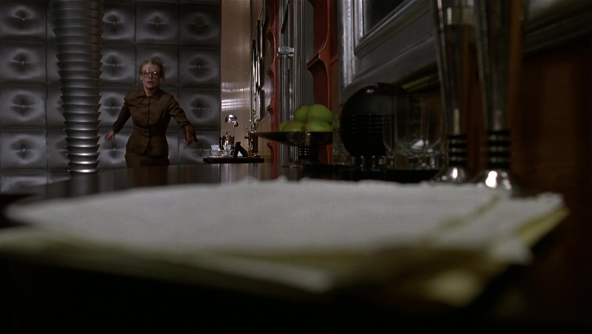 Batman Returns (1992), wide, 1.77:1 — film still