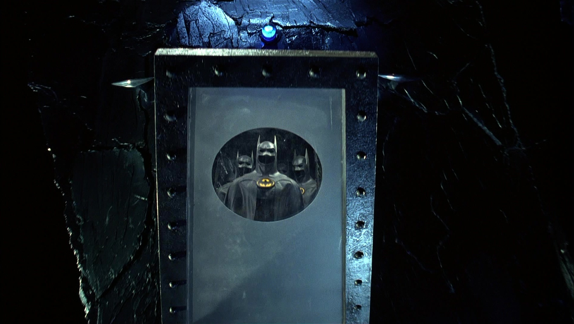 Batman Returns (1992), unknown, 1.77:1 — film still