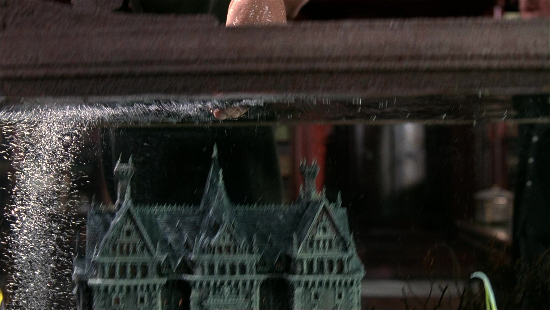 Batman Returns (1992), wide, 1.77:1 — film still
