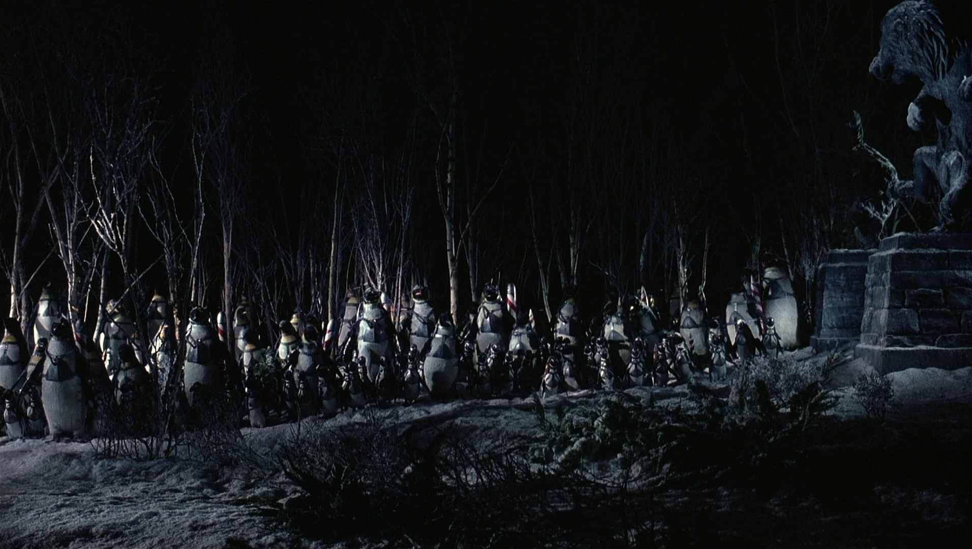Batman Returns (1992), wide, 1.77:1 — film still