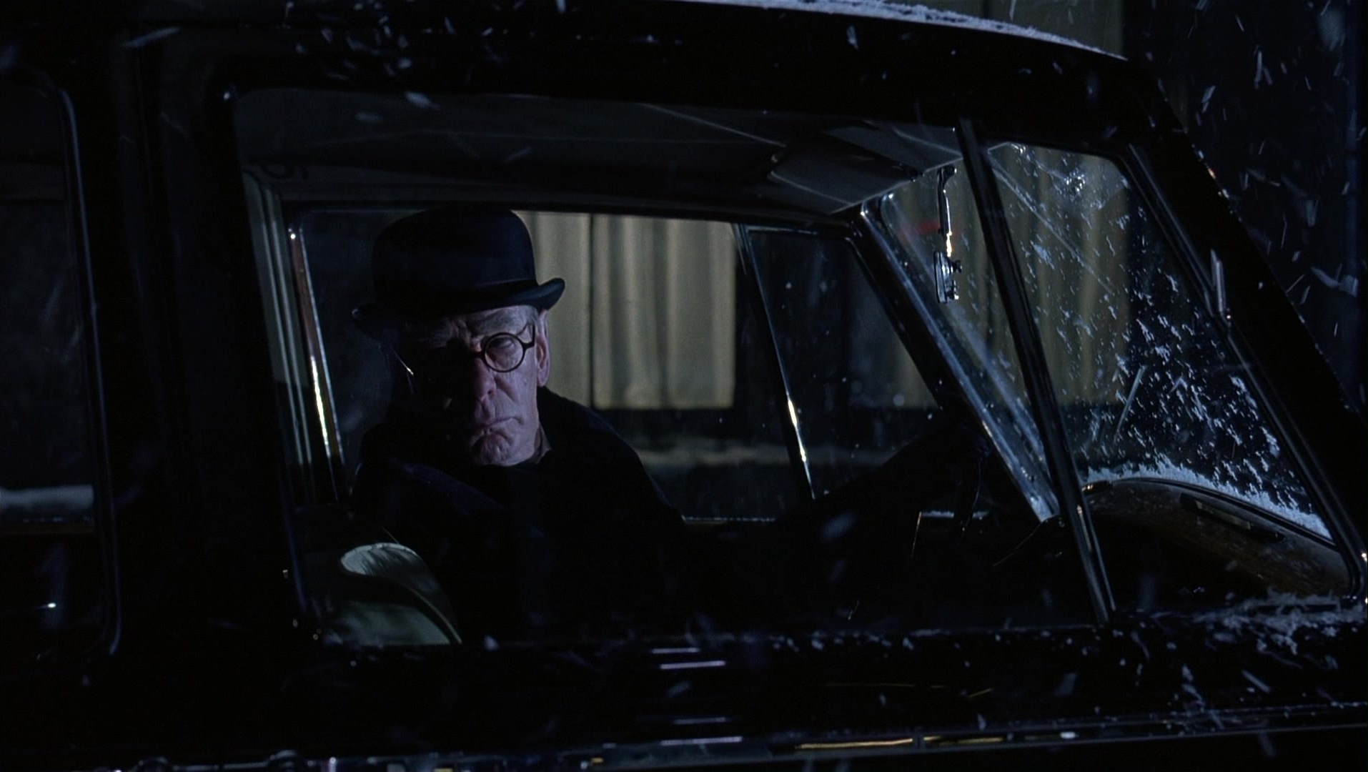 Batman Returns (1992), wide, 1.77:1 — film still