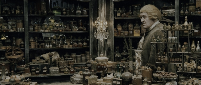 Wide shot frame from Perfume: The Story of a Murderer — standing, plate, room