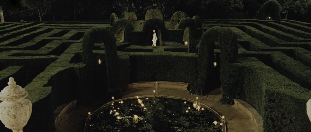 Wide shot frame from Perfume: The Story of a Murderer — night, water, fountain