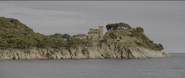Frame from Perfume: The Story of a Murderer — water, castle, sea