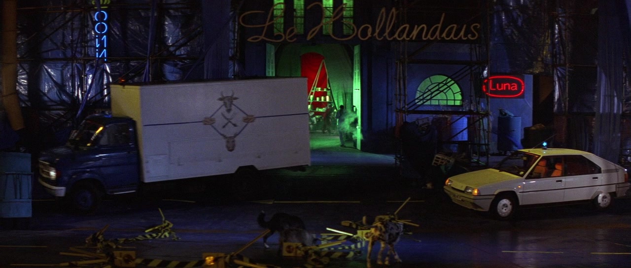 The Cook, the Thief, His Wife & Her Lover (1989), wide, 2.35:1 — film still