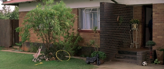 Hotel Rwanda — film still
