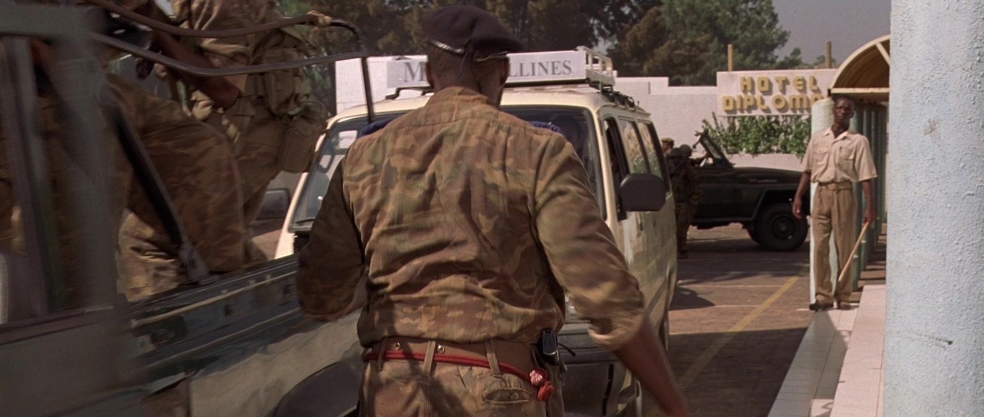 Hotel Rwanda (2004), wide, 2.36:1 — film still