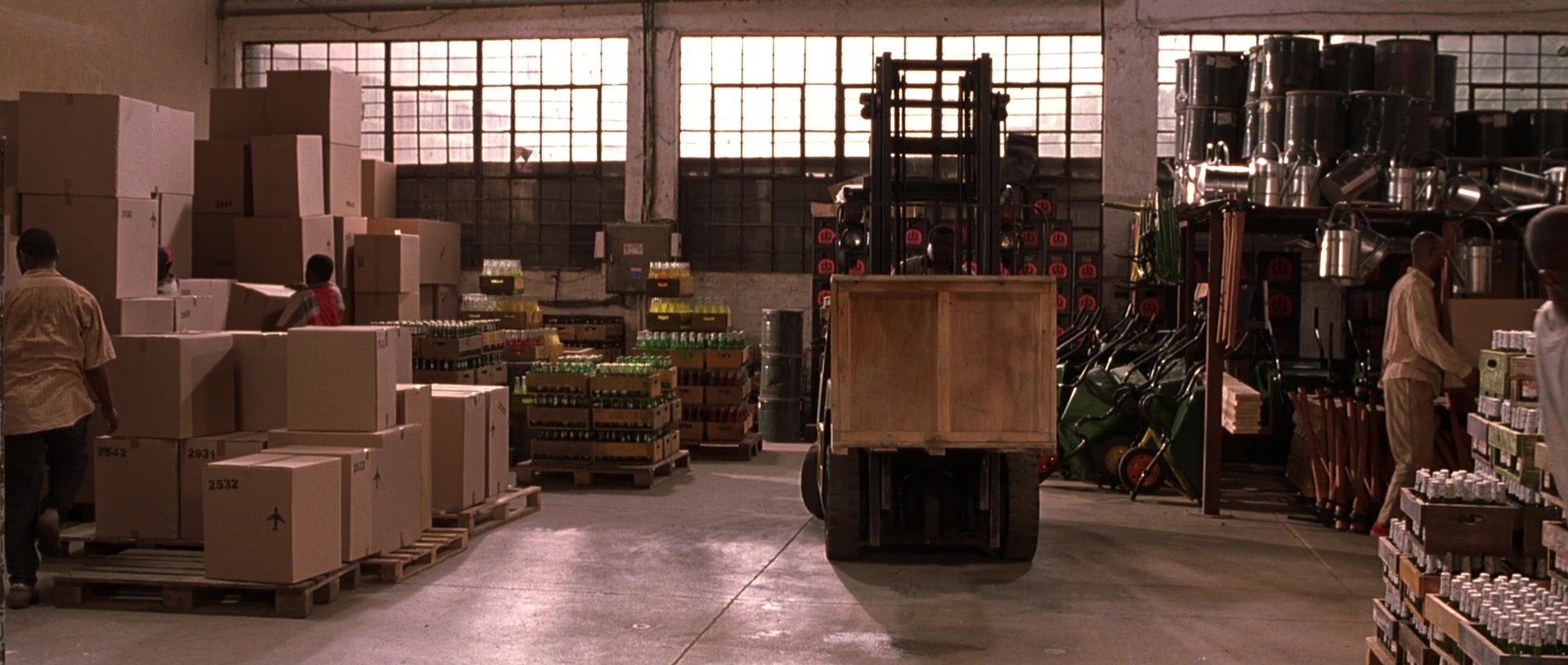Hotel Rwanda (2004), wide, 2.36:1 — film still