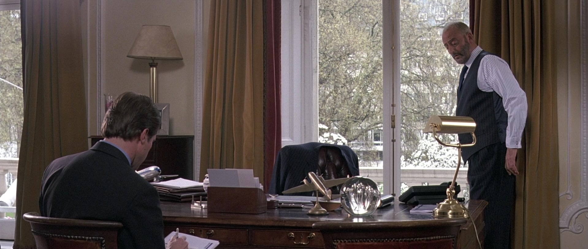 Hotel Rwanda (2004), wide, 2.36:1 — film still