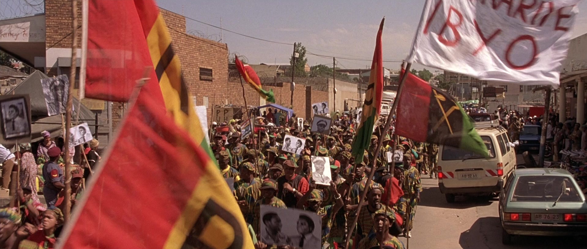 Hotel Rwanda (2004), wide, 2.36:1 — film still