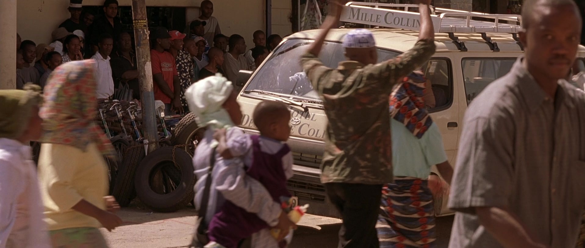 Hotel Rwanda (2004), wide, 2.36:1 — film still