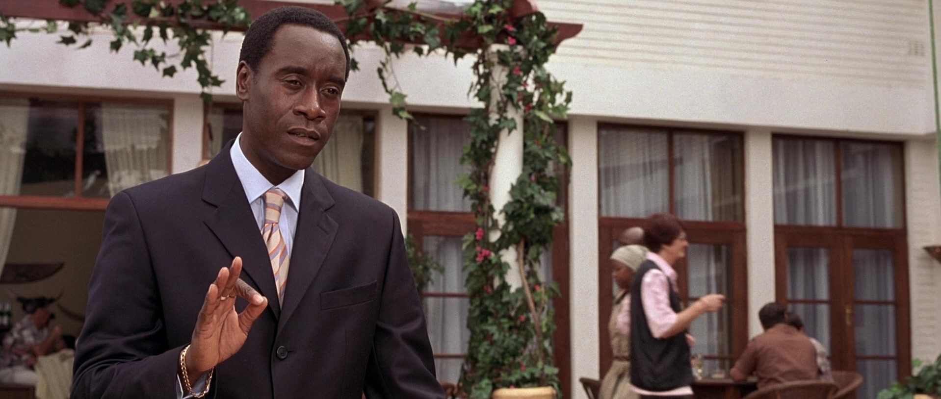 Hotel Rwanda (2004), wide, 2.36:1 — film still