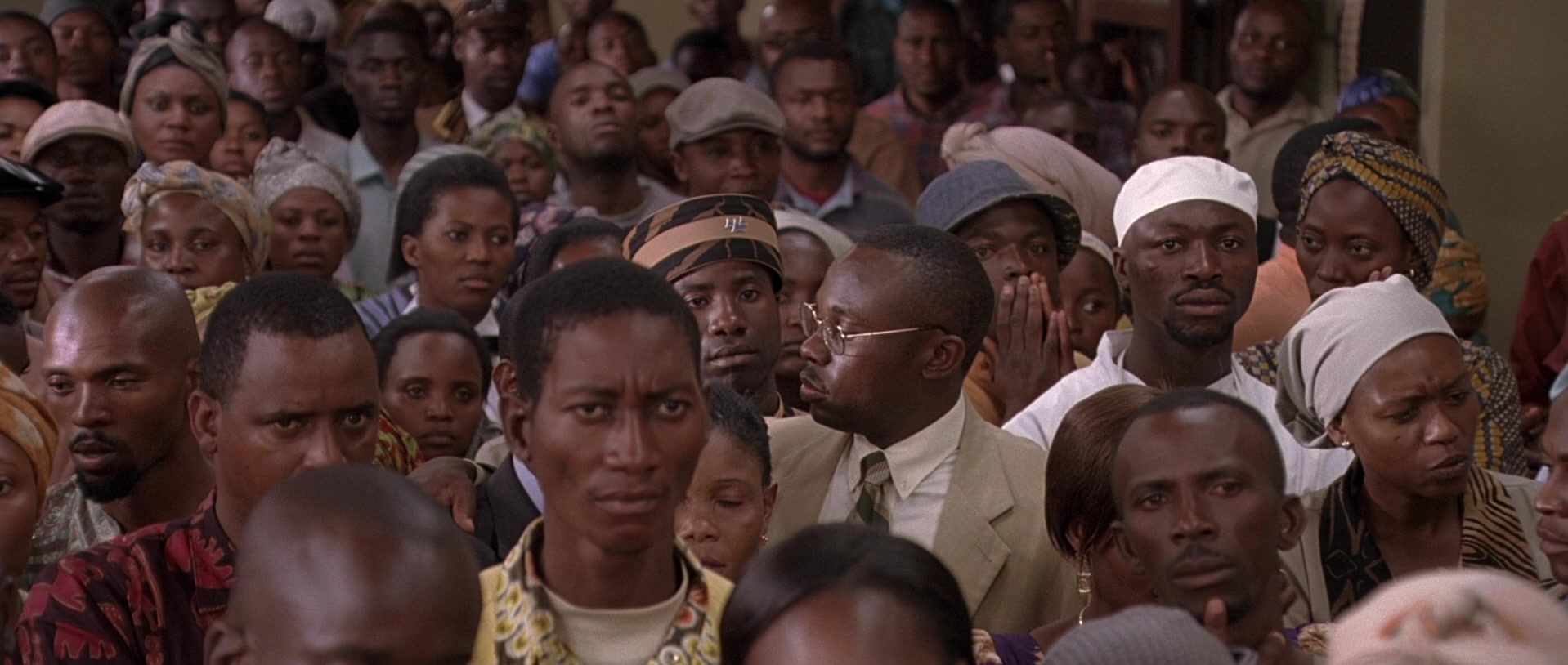 Hotel Rwanda (2004), wide, 2.36:1 — film still