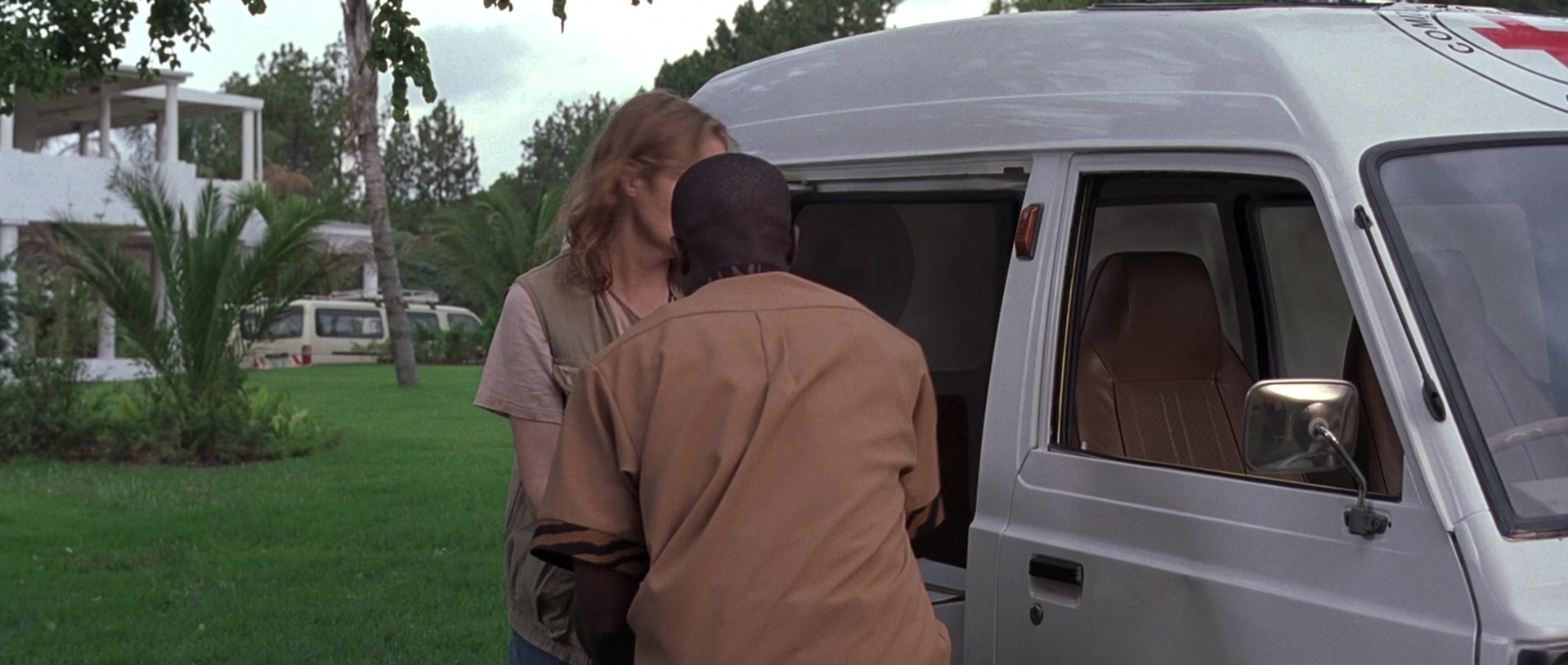 Hotel Rwanda (2004), wide, 2.36:1 — film still