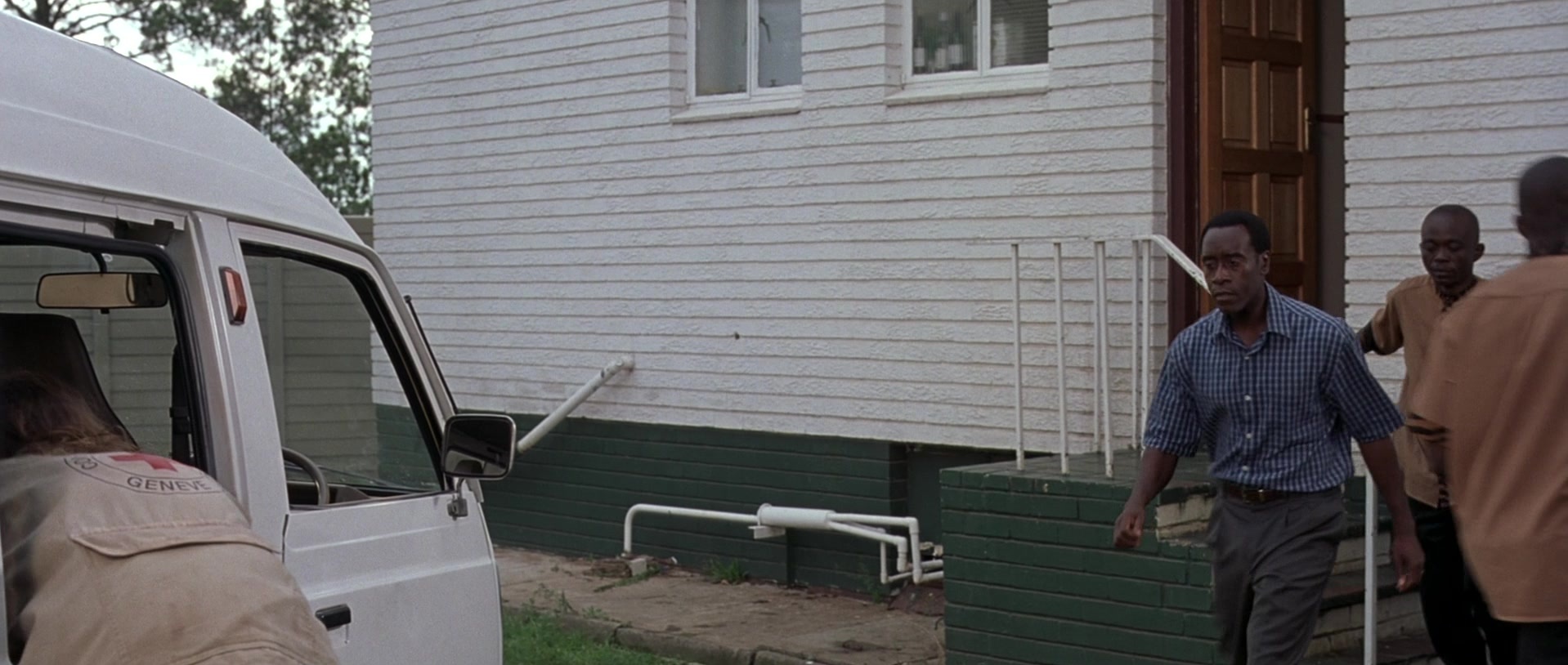 Hotel Rwanda (2004), wide, 2.36:1 — film still