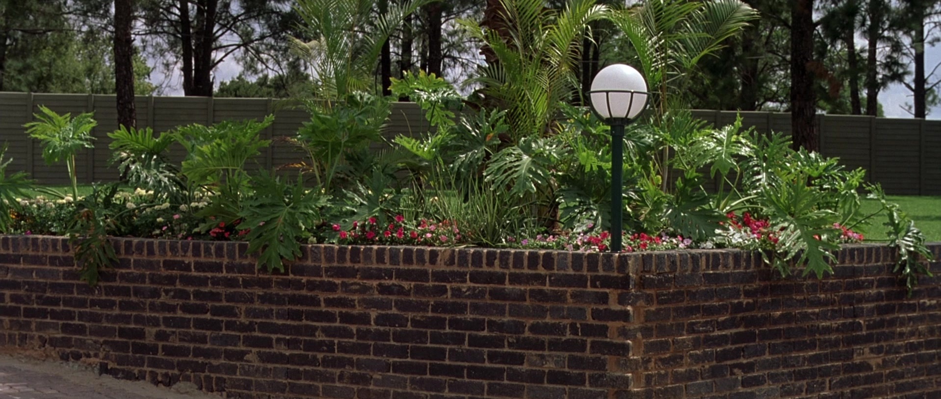 Hotel Rwanda (2004), wide, 2.36:1 — film still
