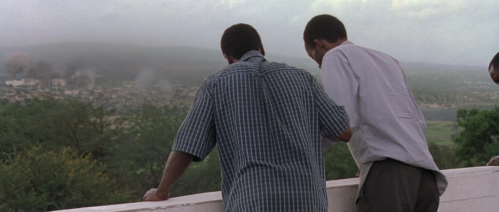 Hotel Rwanda (2004), wide, 2.36:1 — film still