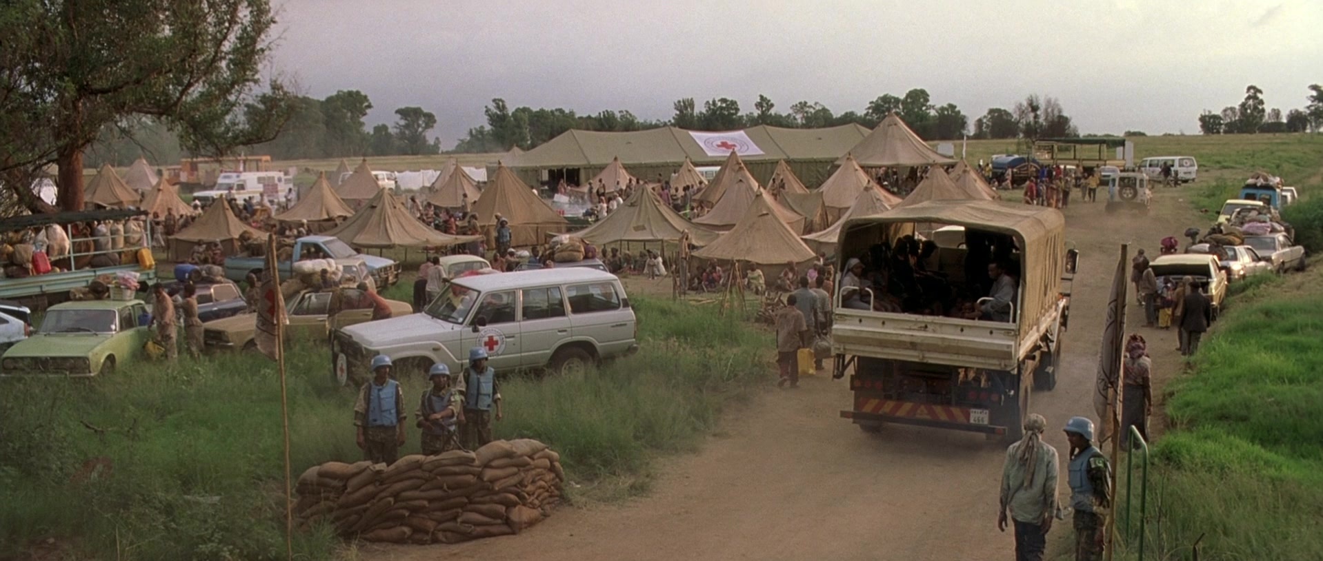 Hotel Rwanda (2004), wide, 2.36:1 — film still