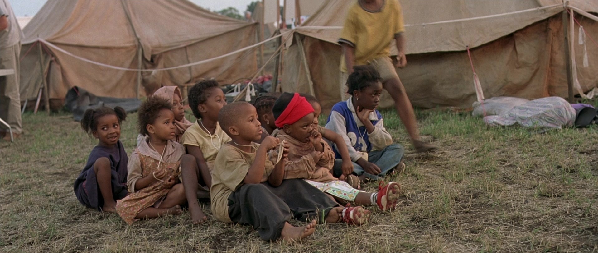Hotel Rwanda (2004), wide, 2.36:1 — film still