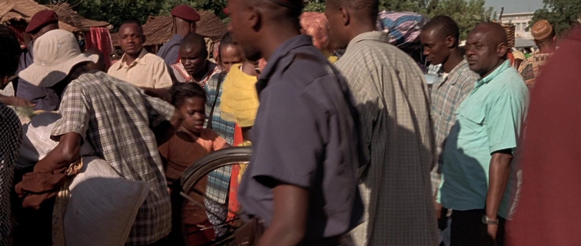 Hotel Rwanda (2004), wide, 2.36:1 — film still