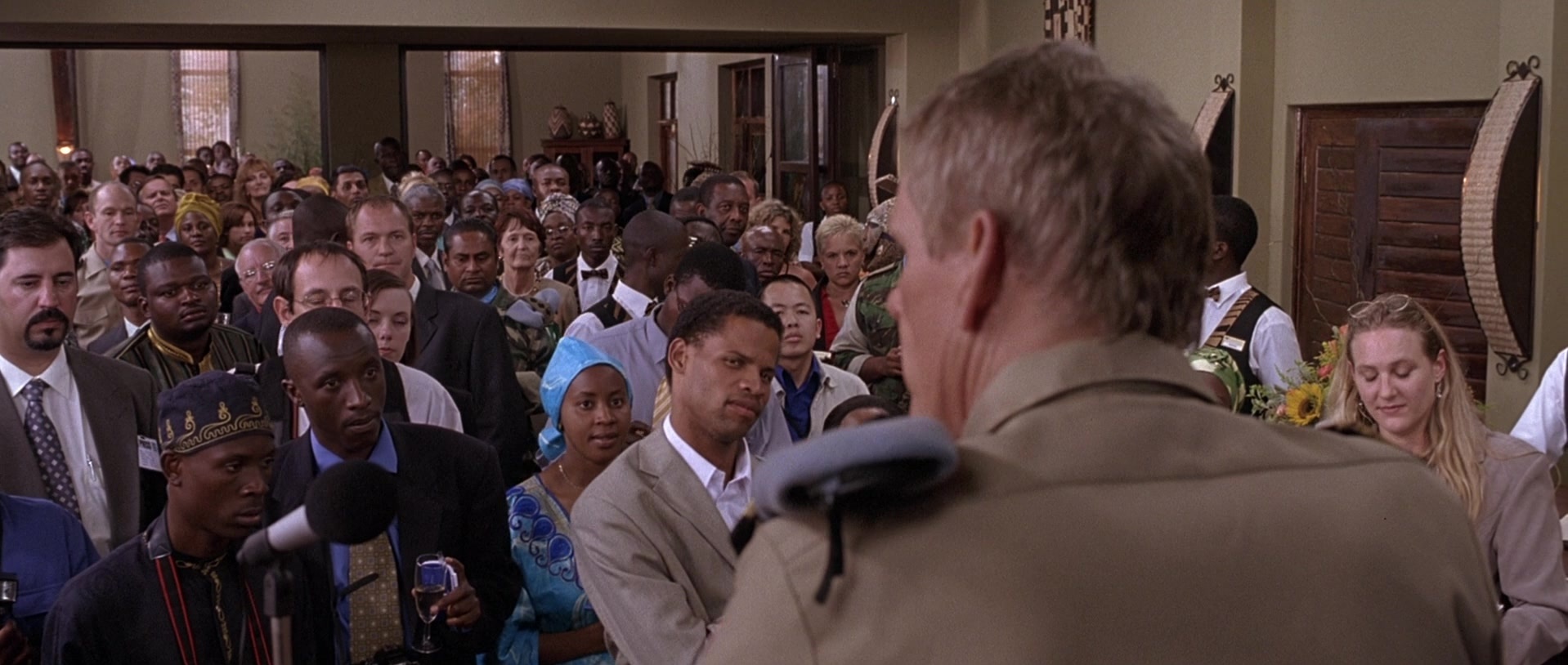 Hotel Rwanda (2004), wide, 2.36:1 — film still