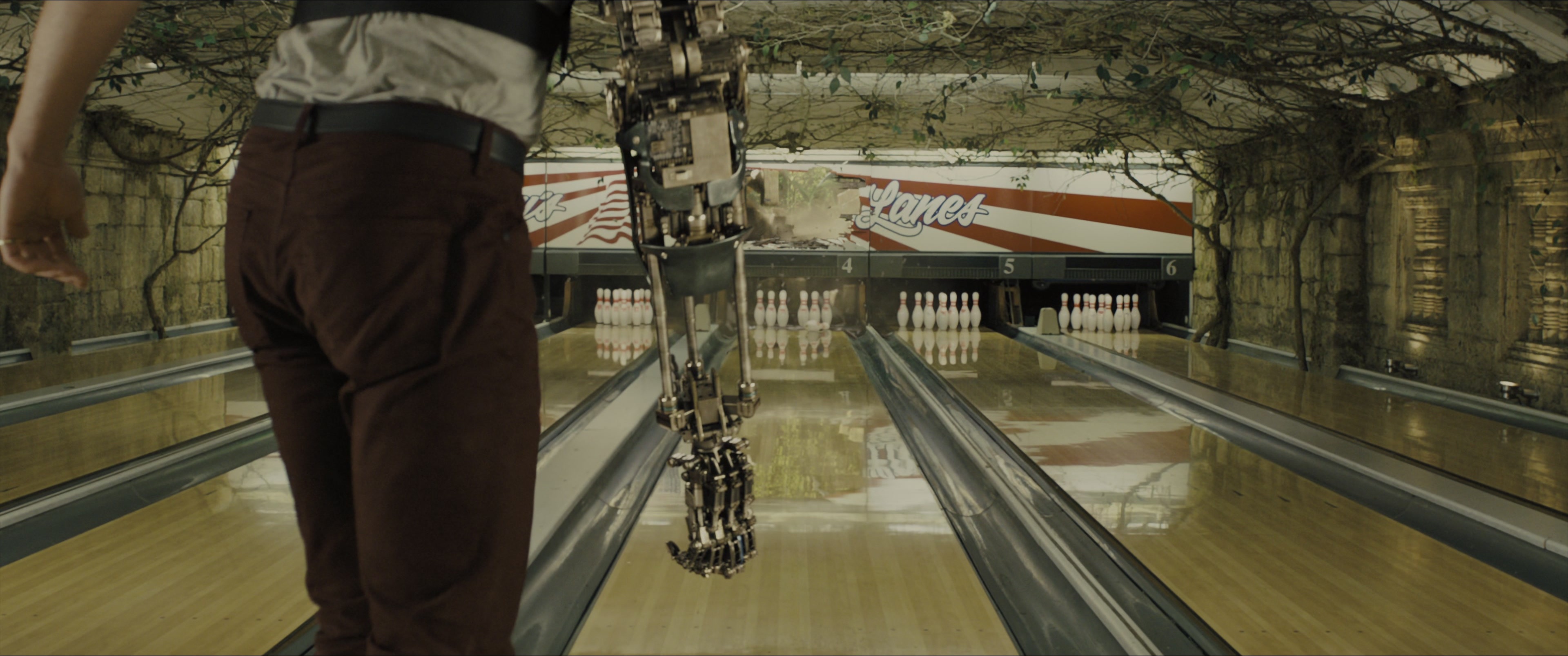 Kingsman: The Golden Circle (2017), wide, 2.39:1 — film still
